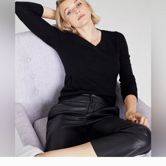 Black V Neck Cashmere Sweater Sz.Med. - Picture 2 of 7